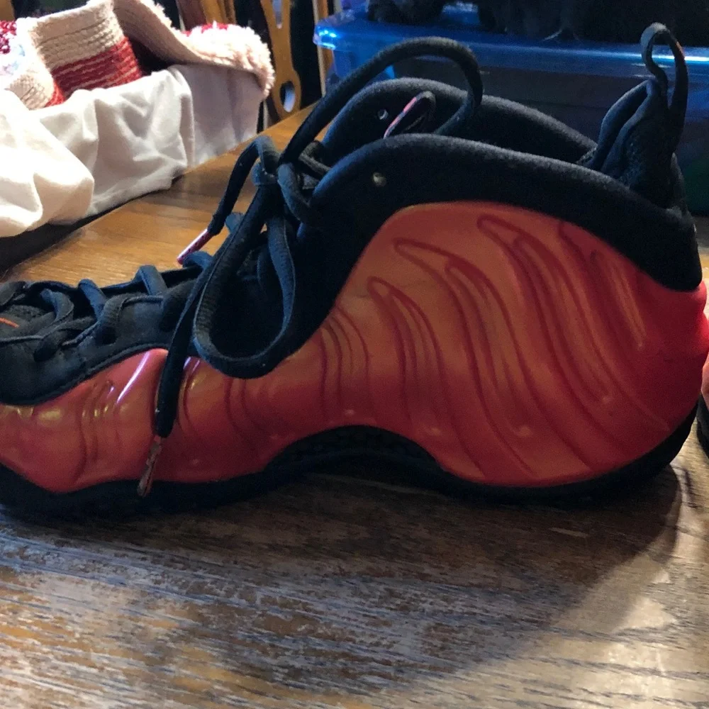 Nike Men’s Sports Red-Black Foamposite Low-Top Sneakers - Picture 6 of 15